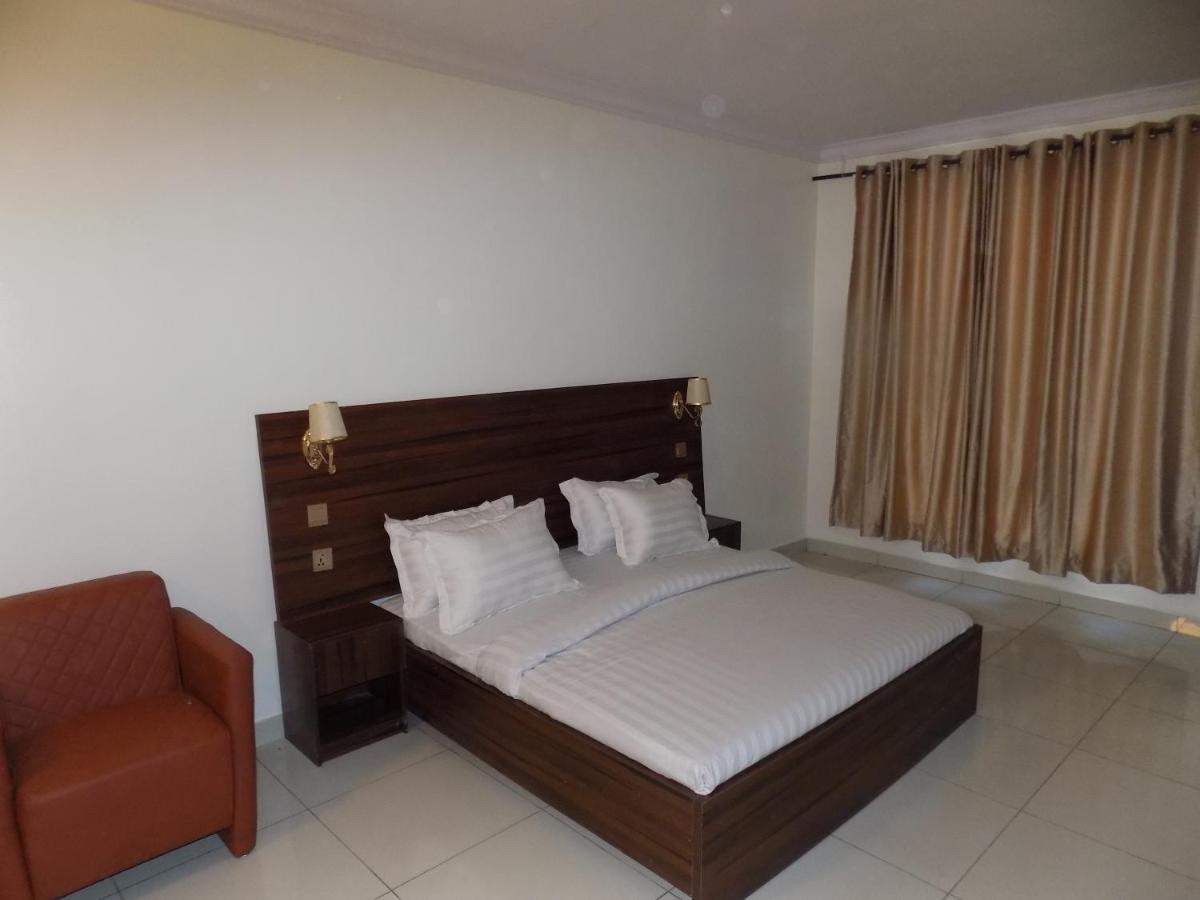 Posh Hotel And Suites Victoria Island Lagos Extérieur photo